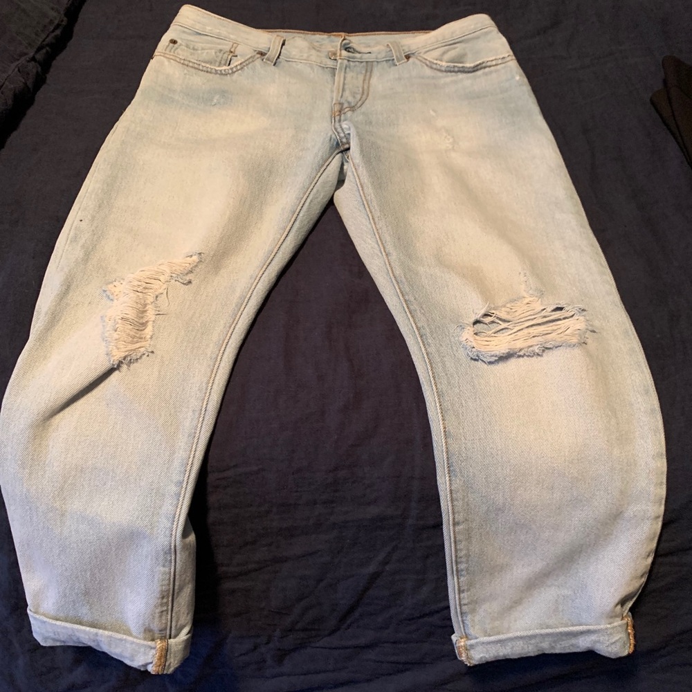 Levi’s boyfriend fit light wash jeans
